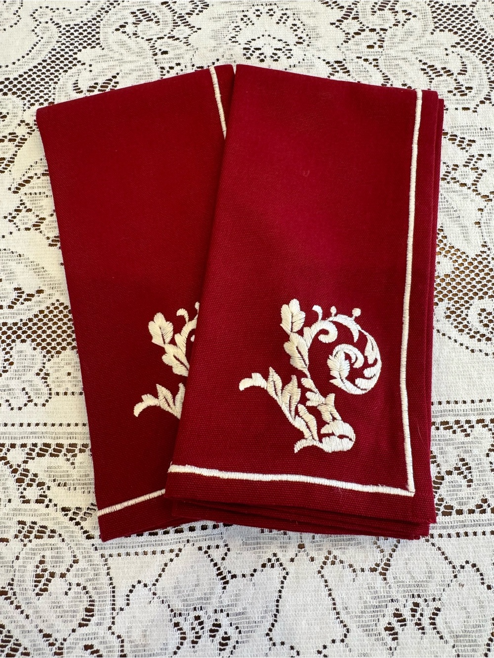 Williams Sonoma Set of 2 Embroidered Napkins Burgundy w/ White Scroll EUC